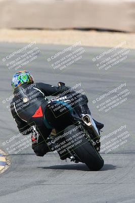 media/Mar-13-2022-SoCal Trackdays (Sun) [[112cf61d7e]]/Turn 10 Backside (105pm)/